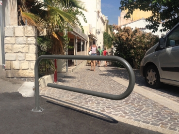 Preview: Drehbare Schranke in "Haarnadelform"