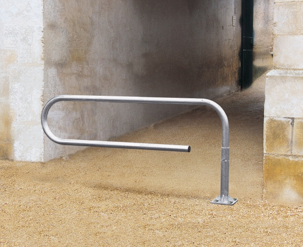 Drehbare Schranke in "Haarnadelform"